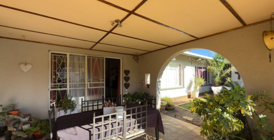 3 Bedroom Property for Sale in Flamwood North West